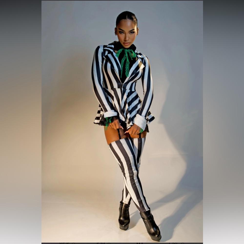 Fashion Nova Got The Juice 6 Piece Costume Set - Black/White